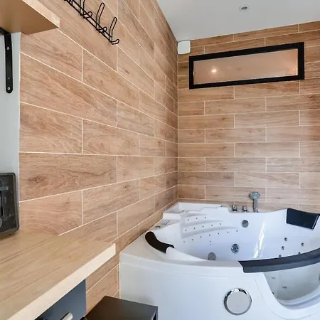 Appartamento Studio - Balcon Et Jacuzzi 15 Min De La Croisette *