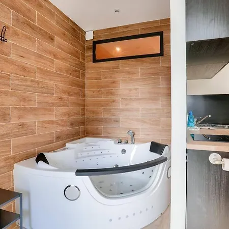 Appartamento Studio - Balcon Et Jacuzzi 15 Min De La Croisette *